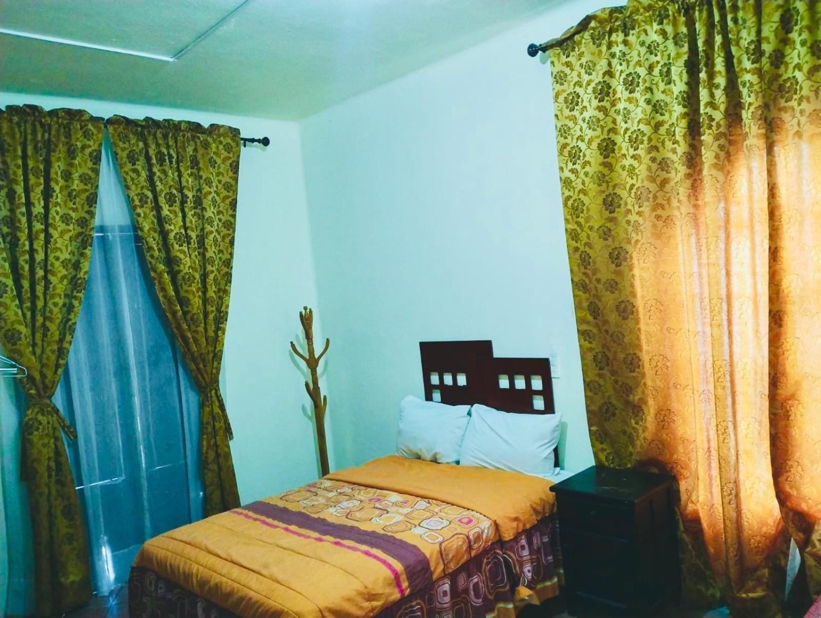 גואדלחארה Hostal Santuario De Las Libelulas מראה חיצוני תמונה